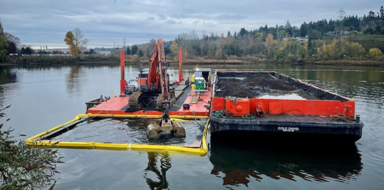2412_lower-duwamish-cleanup-barge